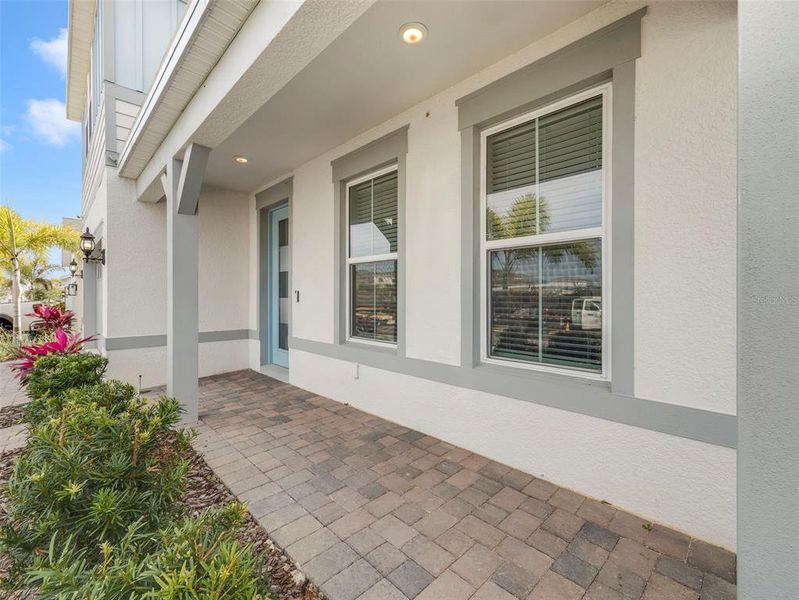 Exterior details and patio area of a home in Willow Ridge, Montverde (Image 3).