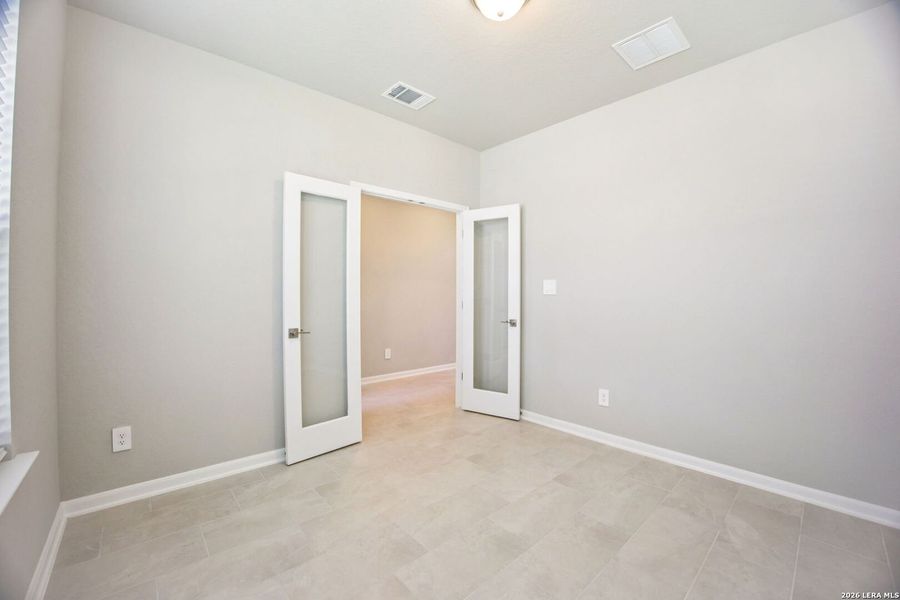 Spacious, unfurnished interior of a new home in , San Antonio (Image 38).