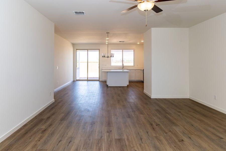 Spacious, unfurnished interior of a new home in Rancho Mirage, Maricopa (Image 26). Spacious, unfurnished interior of a new home in Rancho Mirage, Maricopa (Image 26).