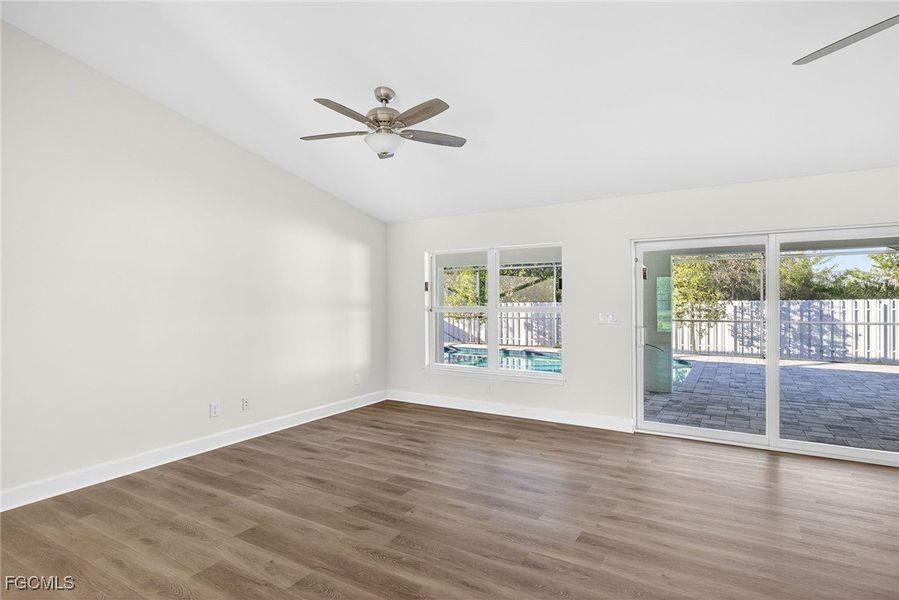 Spacious, unfurnished interior of a new home in Cape Coral, Cape Coral (Image 32).