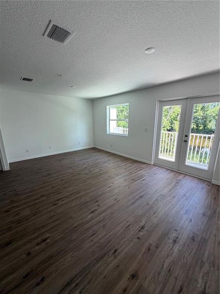Spacious, unfurnished interior of a new home in , Bradenton (Image 14).