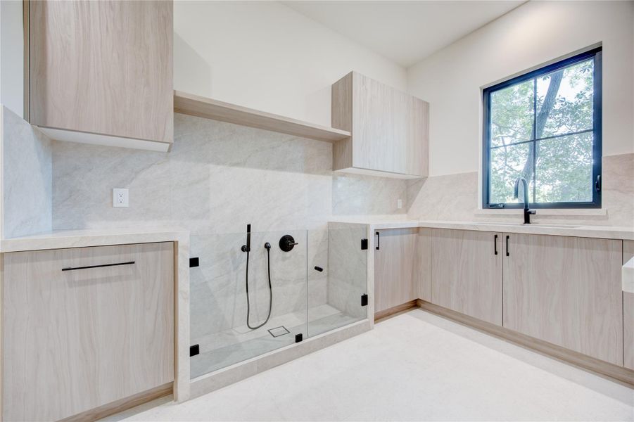 Furnished interior view inside a new home in , Houston (Image 31).