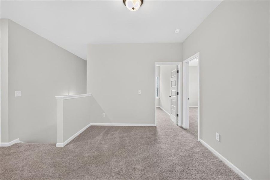 Spacious, unfurnished interior of a new home in Jones Ridge, Dallas (Image 31).