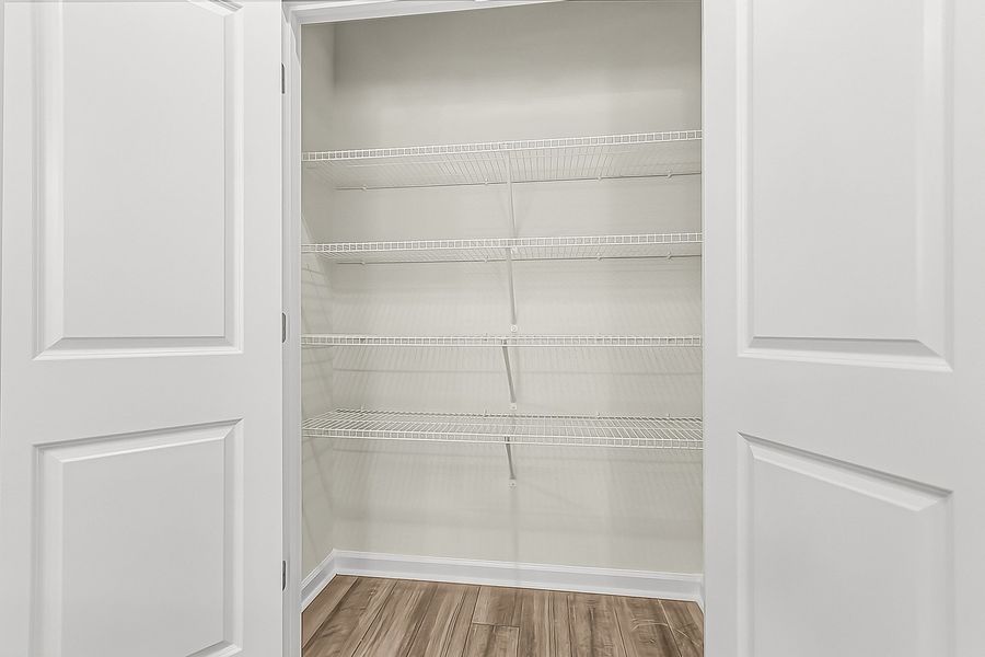 Spacious, unfurnished interior of a new home in Fairway Woods at Wyboo, Manning (Image 17).