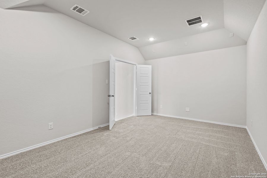 Spacious, unfurnished interior of a new home in Stillwater Ranch 45', San Antonio (Image 27). Spacious, unfurnished interior of a new home in Stillwater Ranch 45', San Antonio (Image 27).