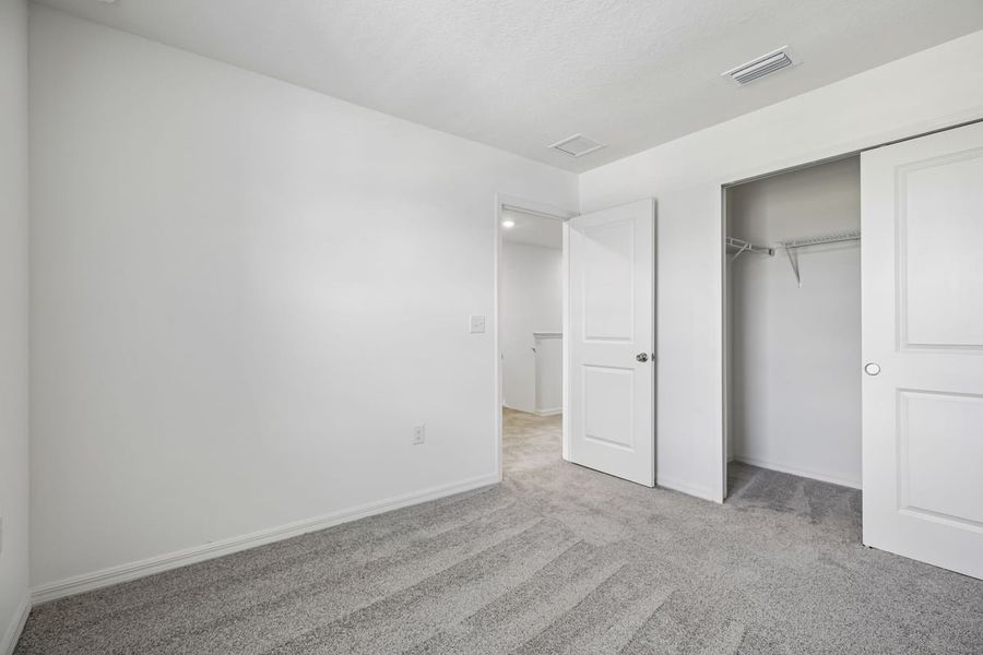 Spacious, unfurnished interior of a new home in Reserve at Forest Lake Townhomes, Lake Wales (Image 15).