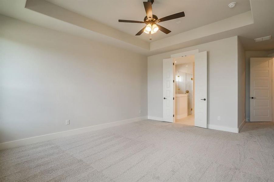 Spacious, unfurnished interior of a new home in Peaks at Lone Elm, Waxahachie (Image 30).