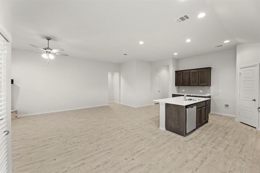 14. 3253 Mercer - Dining (3)