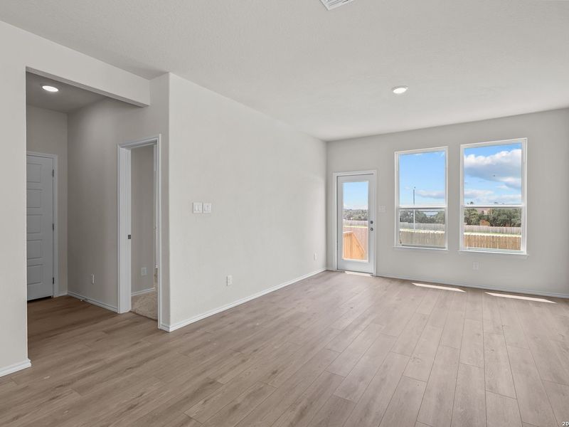 Spacious, unfurnished interior of a new home in Meadows at Oak Creek, San Antonio (Image 16).