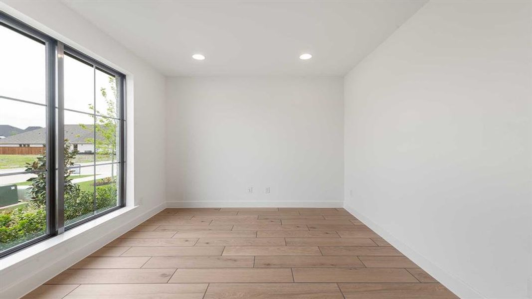 Spacious, unfurnished interior of a new home in Cambridge Crossing, Celina (Image 16).