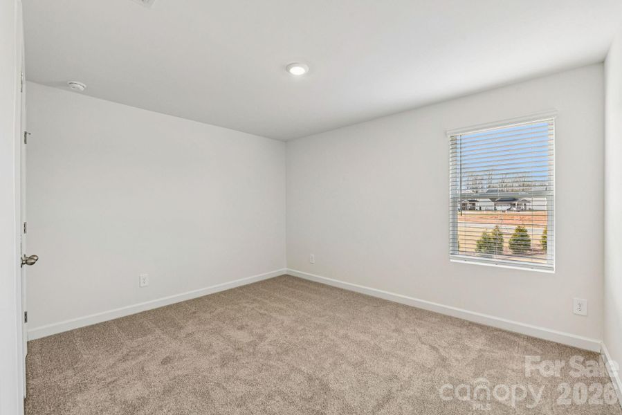 Spacious, unfurnished interior of a new home in Brighton Springs, York (Image 14).