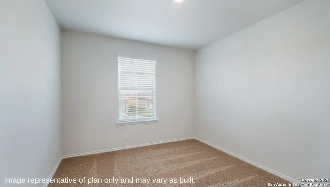 Spacious, unfurnished interior of a new home in Stonehill, San Antonio (Image 9).