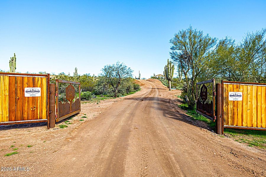 36.8 acres Crested Saguaro Ranch