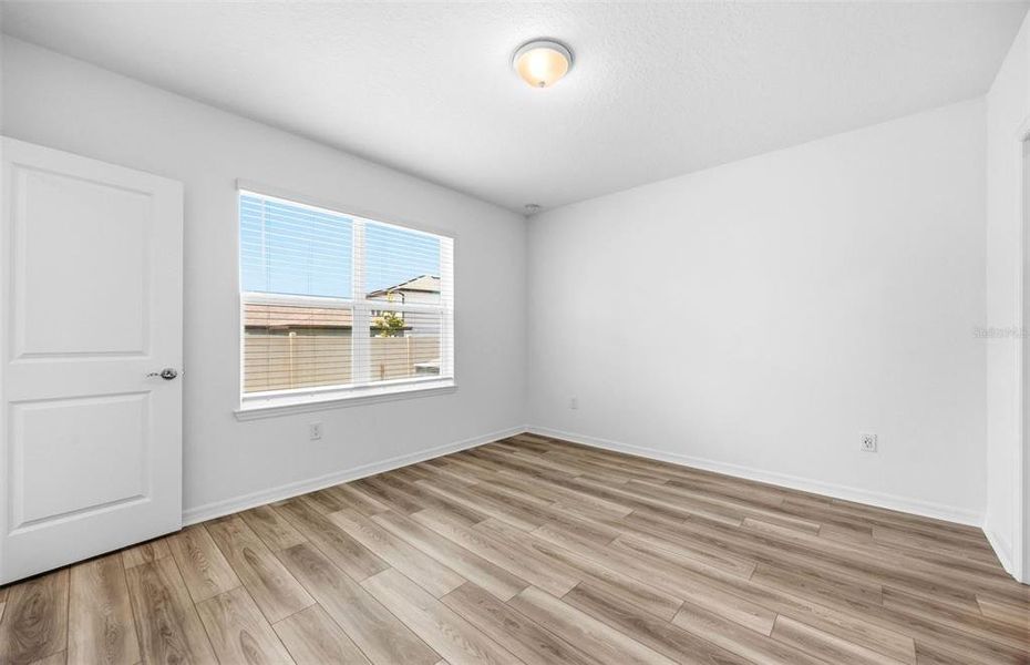 Spacious, unfurnished interior of a new home in Riverwood, Zephyrhills (Image 12).