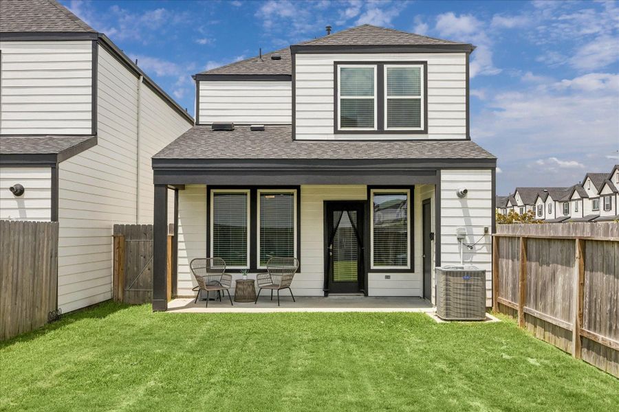 Deep covered patio, perfect to sit and enjoy the yard. Deep covered patio, perfect to sit and enjoy the yard.