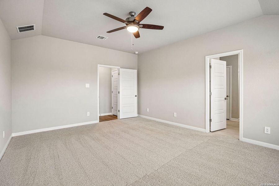 Spacious, unfurnished interior of a new home in Sagebrooke - Premier Series, San Antonio (Image 36).
