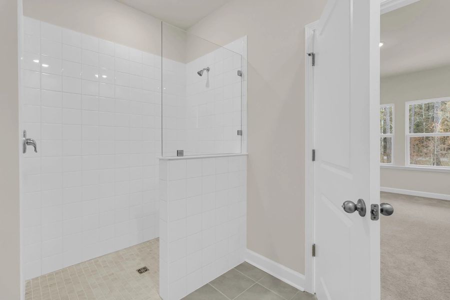 Spacious, unfurnished interior of a new home in Hammock Walk at Nexton, Summerville (Image 24).