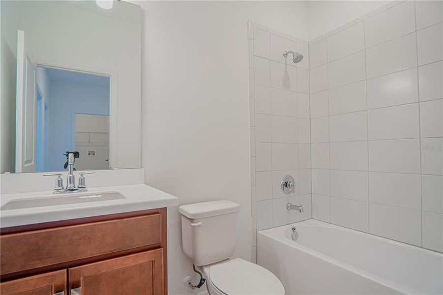 Furnished interior view inside a new home in , Winter Garden (Image 10).