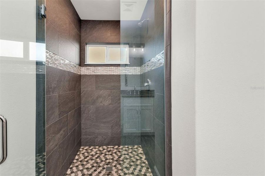 Close-up of interior finishes inside a home in , Port Charlotte (Image 15).