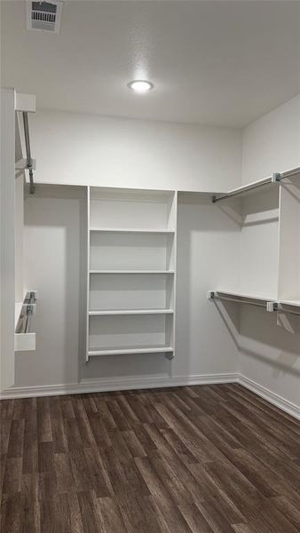 Spacious, unfurnished interior of a new home in , Waxahachie (Image 10).