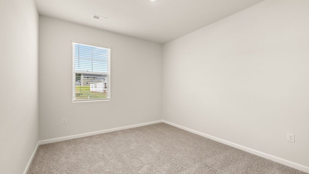 Spacious, unfurnished interior of a new home in Kingston Ranch at Lake Oconee, Buckhead (Image 19).