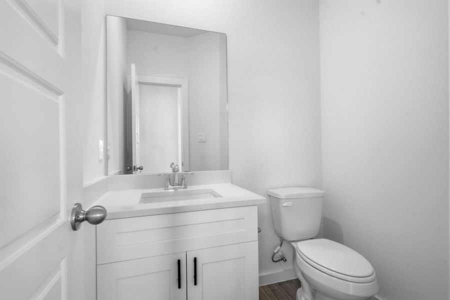 Furnished interior view inside a new home in , Rosharon (Image 13).