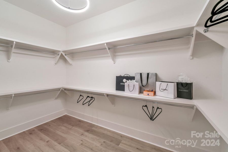 Image 40 of a home in .