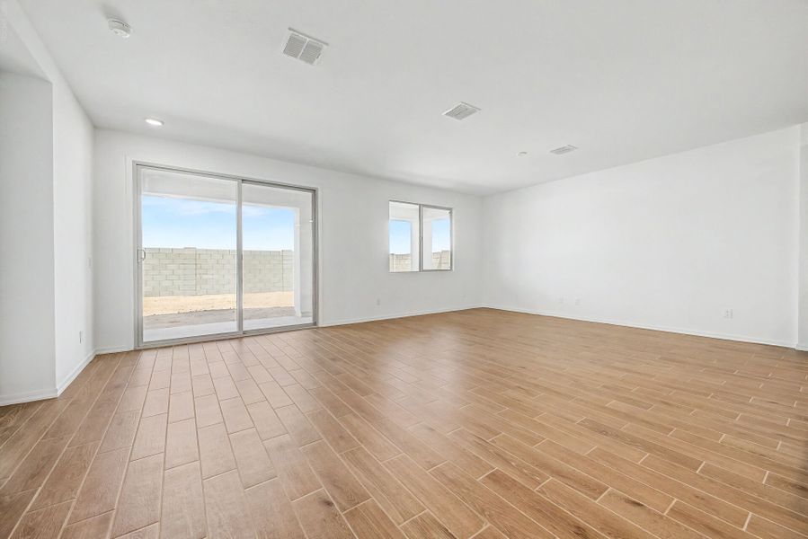 Spacious, unfurnished interior of a new home in White Tank Vistas, Waddell (Image 6). Spacious, unfurnished interior of a new home in White Tank Vistas, Waddell (Image 6).