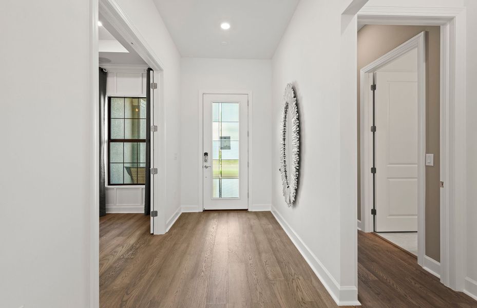 Spacious, unfurnished interior of a new home in BeachWalk by Manasota Key, Englewood (Image 17). Spacious, unfurnished interior of a new home in BeachWalk by Manasota Key, Englewood (Image 17).