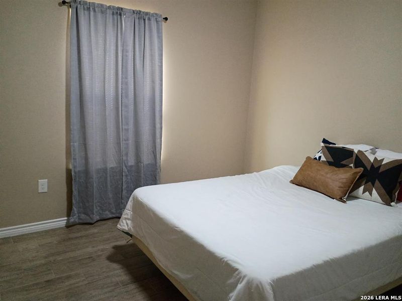 Furnished interior view inside a new home in , Del Rio (Image 10).