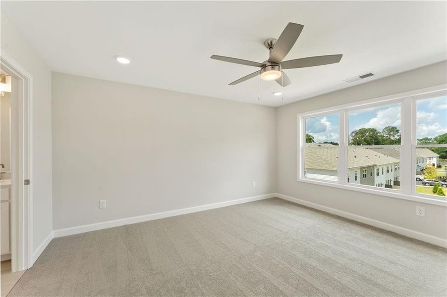 Spacious, unfurnished interior of a new home in East Park Village, Kennesaw (Image 23).