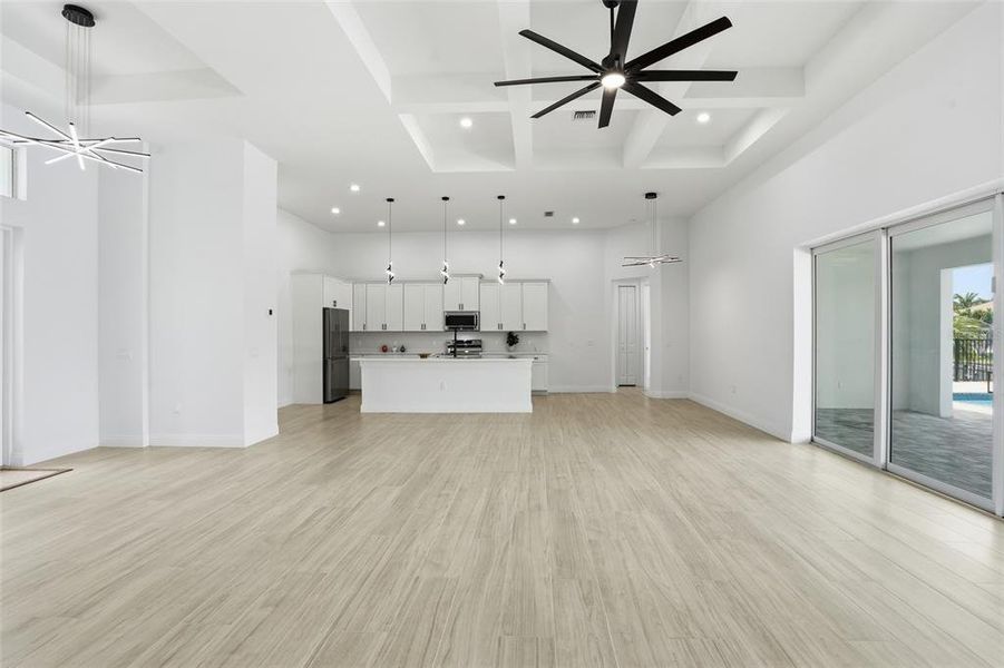 Spacious, unfurnished interior of a new home in , Cape Coral (Image 53).