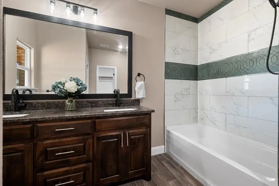 Furnished interior view inside a new home in , Cleburne (Image 9).