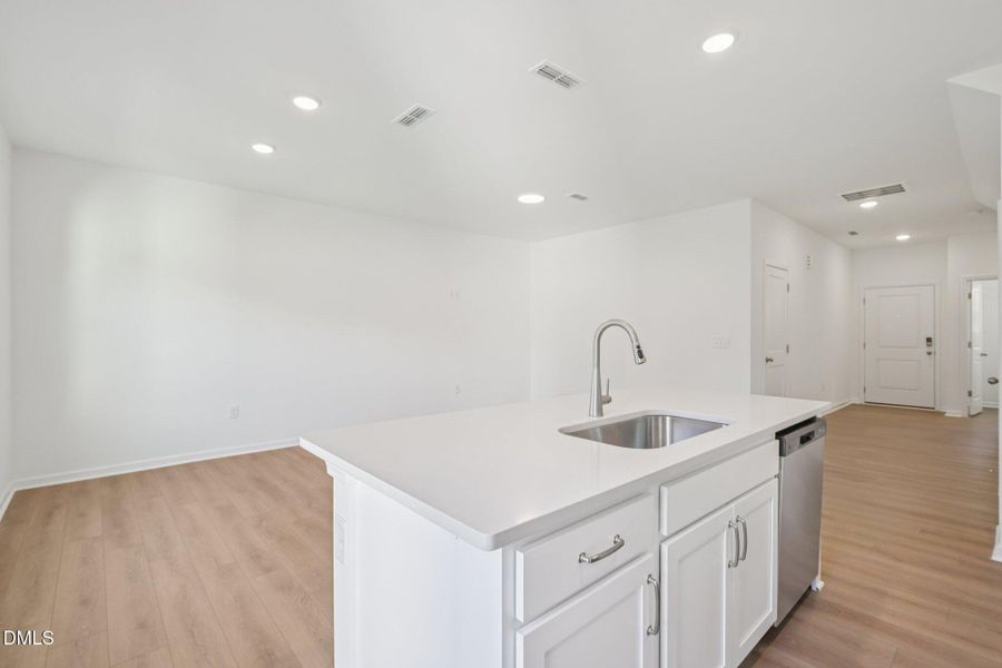 7-web-or-mls-Flagstone Way-S1010-007