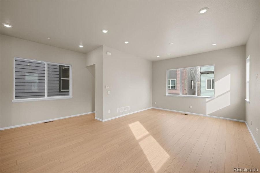 Spacious, unfurnished interior of a new home in Baseline, Broomfield (Image 40).