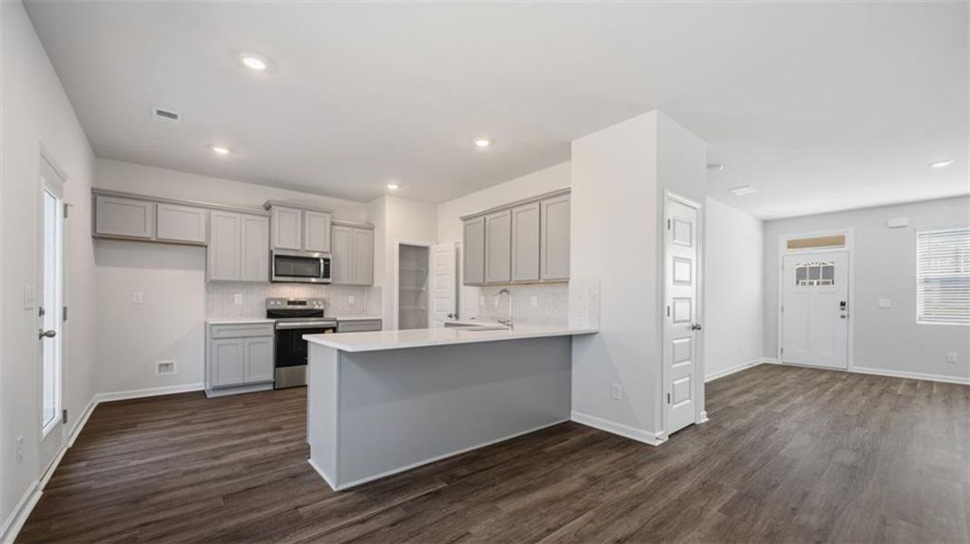Furnished interior view inside a new home in Willowbrook, Winder (Image 9). Furnished interior view inside a new home in Willowbrook, Winder (Image 9).
