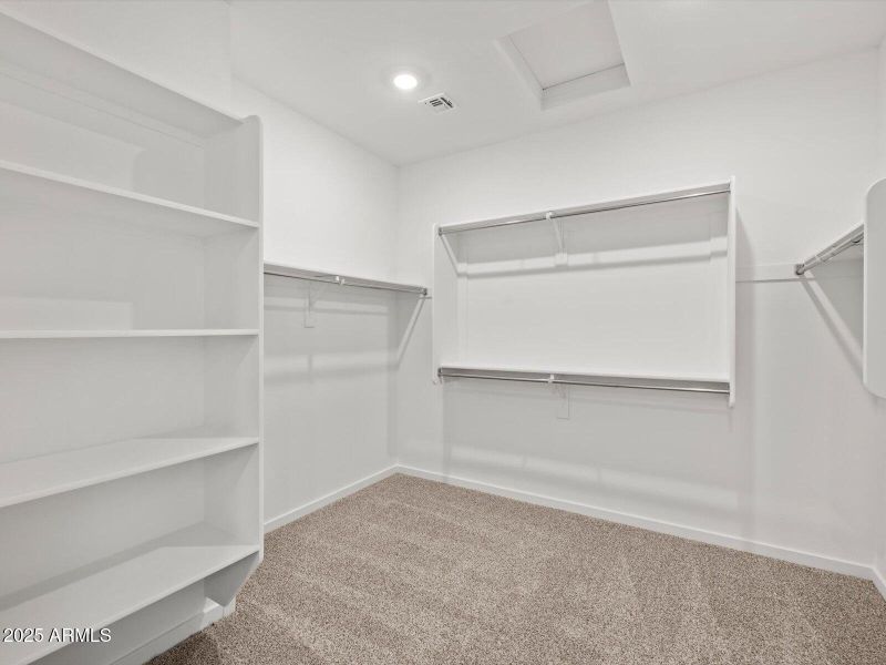 Walk-In Closet Walk-In Closet
