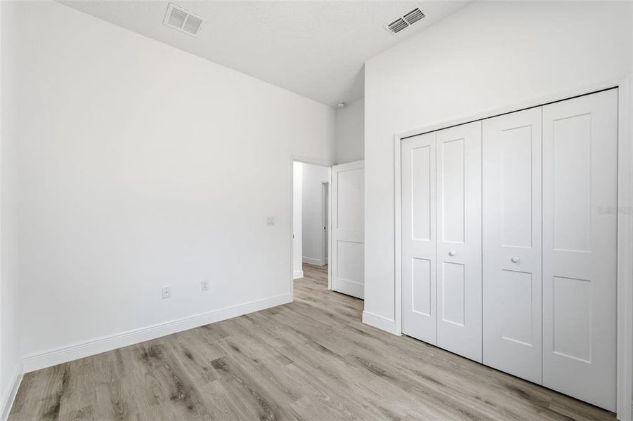Spacious, unfurnished interior of a new home in , Ocala (Image 22).