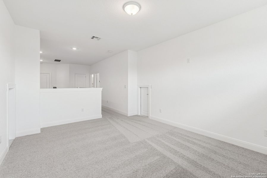 Spacious, unfurnished interior of a new home in Ladera - High Point 45', San Antonio (Image 11). Spacious, unfurnished interior of a new home in Ladera - High Point 45', San Antonio (Image 11).