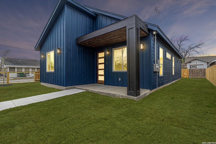 Exterior details and patio area of a home in , San Antonio (Image 17).