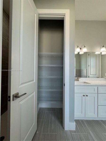 Spacious, unfurnished interior of a new home in , Labelle (Image 29).