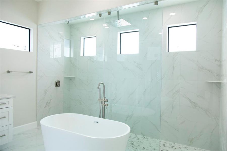 Furnished interior view inside a new home in , Cape Coral (Image 7).