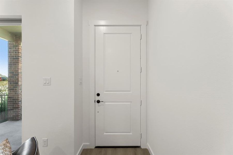 05. 2835 Concord - Entry