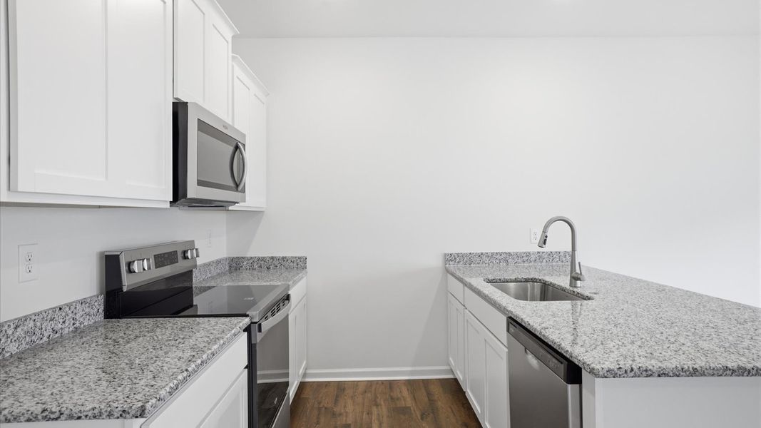 Furnished interior view inside a new home in Cherokee Crossing, Kodak (Image 7).