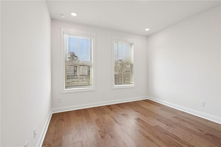 Spacious, unfurnished interior of a new home in Ward's Crossing Townhomes, Johns Creek (Image 64).