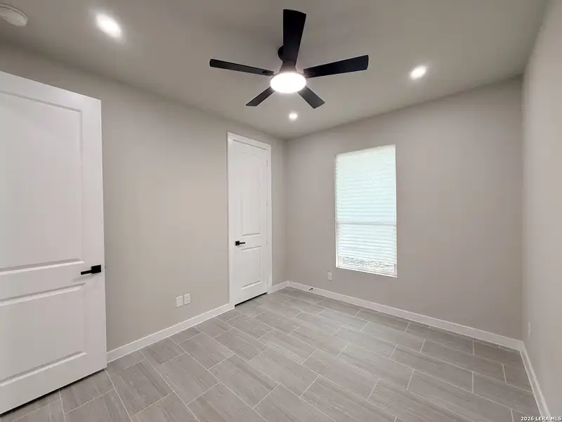 Spacious, unfurnished interior of a new home in , San Antonio (Image 16).