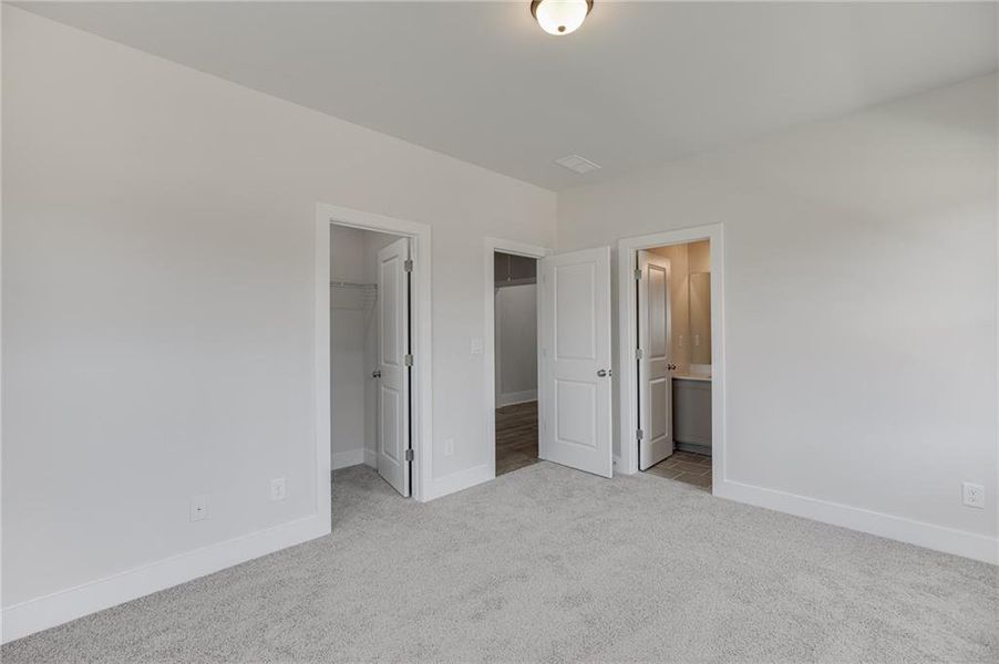 Spacious, unfurnished interior of a new home in , Buford (Image 39).