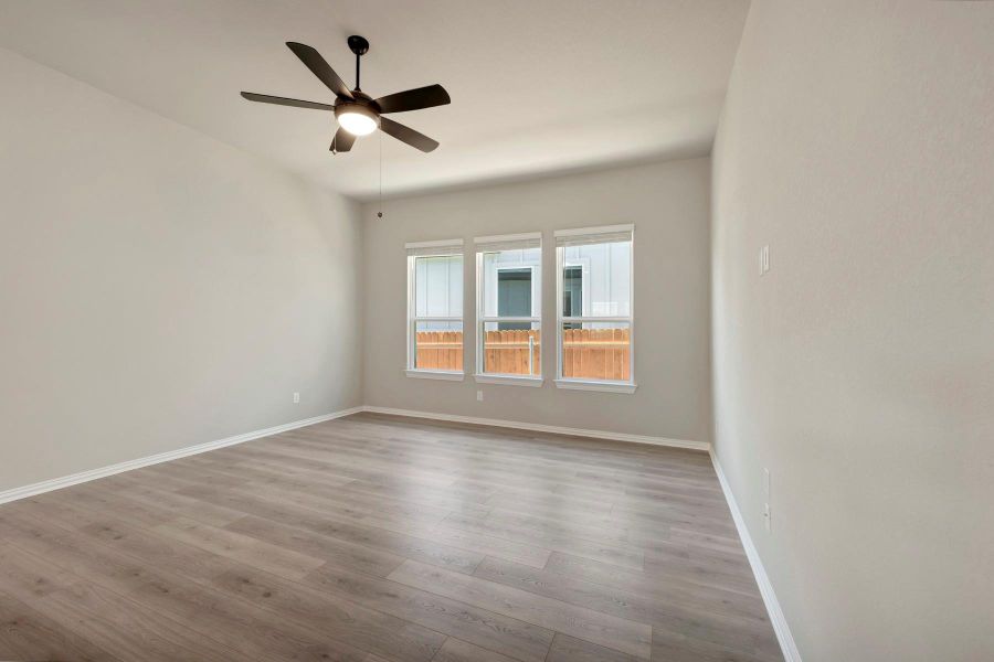 Spacious, unfurnished interior of a new home in Heritage, Dripping Springs (Image 32).