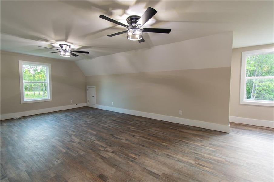Spacious, unfurnished interior of a new home in , Fairmount (Image 24).