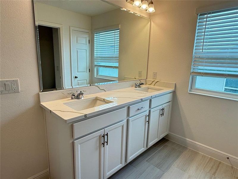 Furnished interior view inside a new home in Ridgeview, Clermont (Image 6).